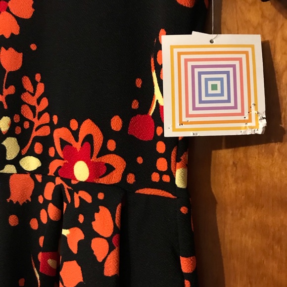 Small LuLaRoe Amelia dress with pockets NWT - Picture 3 of 6